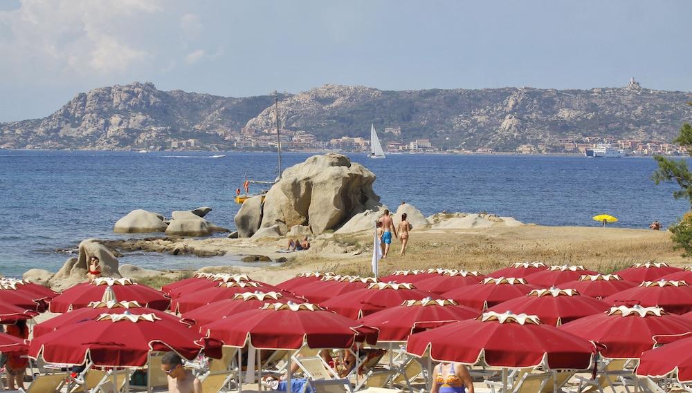 Club Esse Residence Capo D'Orso Палау Екстериор снимка
