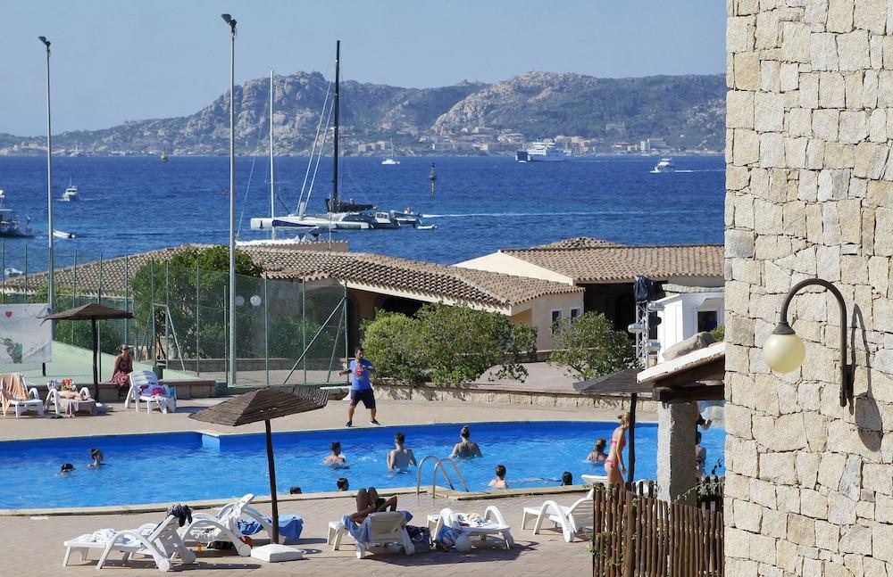 Club Esse Residence Capo D'Orso Палау Екстериор снимка